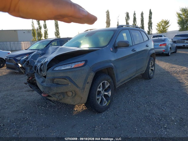 Jeep Cherokee Trailhawk 2015 1C4PJMBS3FW724823 Image 2