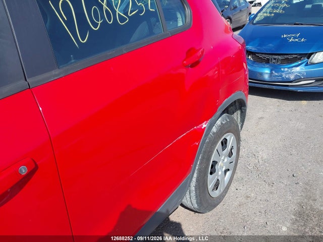 3GNCJKEB7EL124977 Chevrolet TRAX LS
