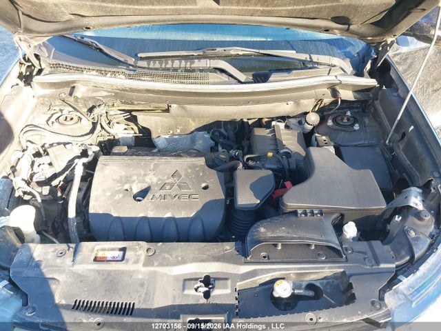 JA4AZ2A38LZ614562 Mitsubishi Outlander Es