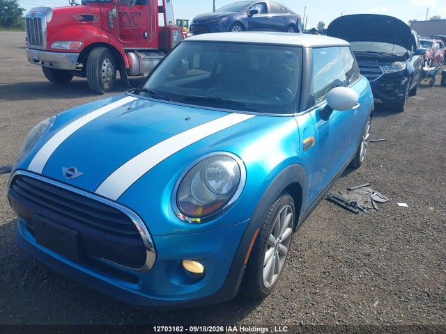 Mini 3 Door Cooper 2018 WMWXP5C56J3C65634 Image 2