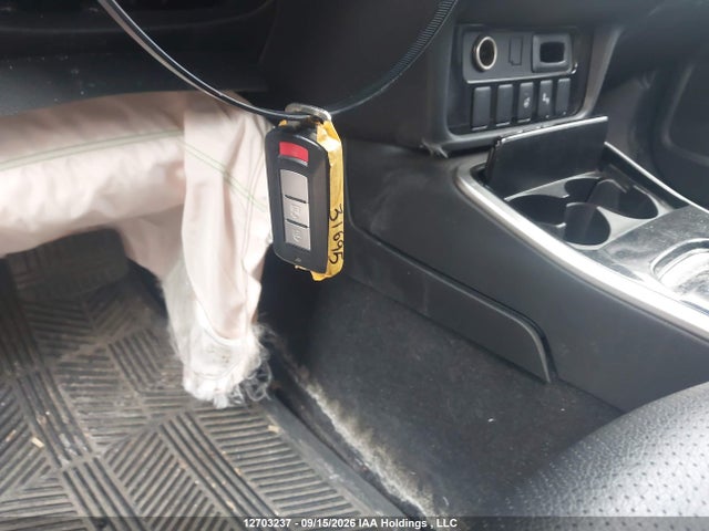 Mitsubishi Outlander Es 2018 JA4AZ2A32JJ600796 Image 11