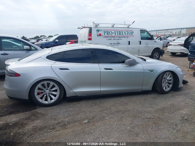 12703350 :رقم المزاد ، 5YJSA1H2XFFP70041 vin ، 2015 Tesla Model S 85d مزاد بيع