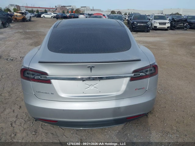 12703350 :رقم المزاد ، 5YJSA1H2XFFP70041 vin ، 2015 Tesla Model S 85d مزاد بيع
