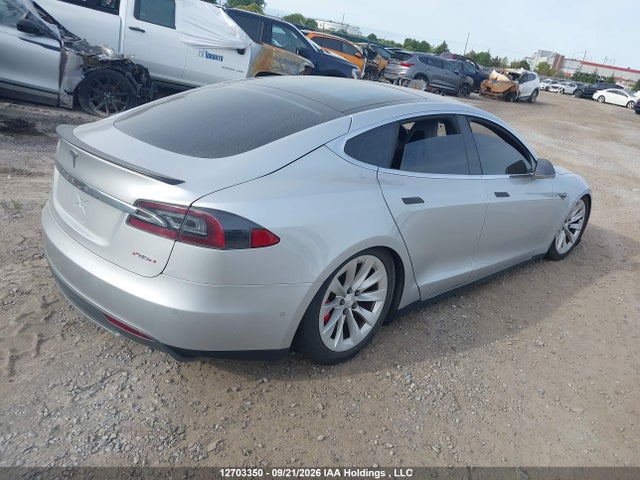 12703350 :رقم المزاد ، 5YJSA1H2XFFP70041 vin ، 2015 Tesla Model S 85d مزاد بيع