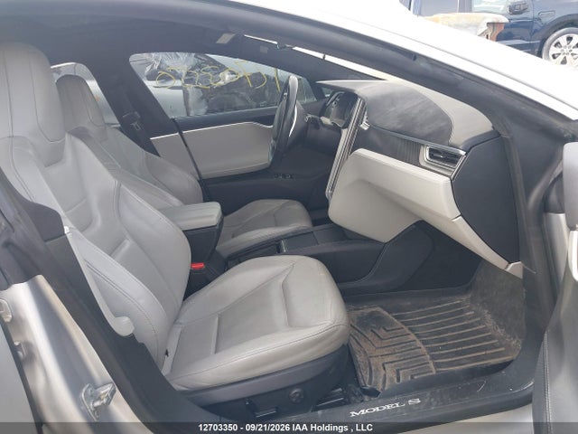 12703350 :رقم المزاد ، 5YJSA1H2XFFP70041 vin ، 2015 Tesla Model S 85d مزاد بيع