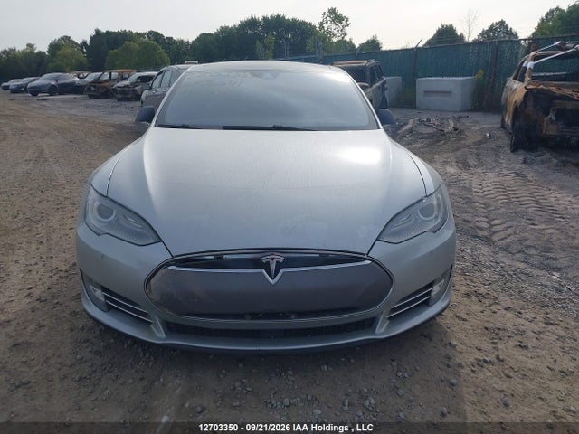 12703350 :رقم المزاد ، 5YJSA1H2XFFP70041 vin ، 2015 Tesla Model S 85d مزاد بيع