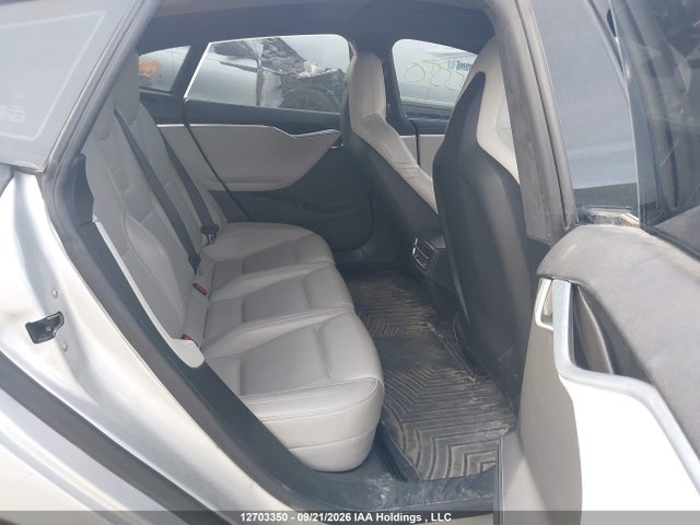 12703350 :رقم المزاد ، 5YJSA1H2XFFP70041 vin ، 2015 Tesla Model S 85d مزاد بيع