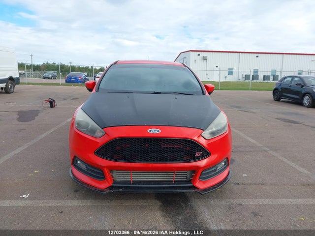 12703366 :رقم المزاد ، 1FADP3L95GL265021 vin ، 2016 Ford Focus St St مزاد بيع