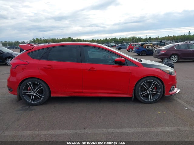 12703366 :رقم المزاد ، 1FADP3L95GL265021 vin ، 2016 Ford Focus St St مزاد بيع