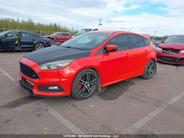 12703366 :رقم المزاد ، 1FADP3L95GL265021 vin ، 2016 Ford Focus St St مزاد بيع