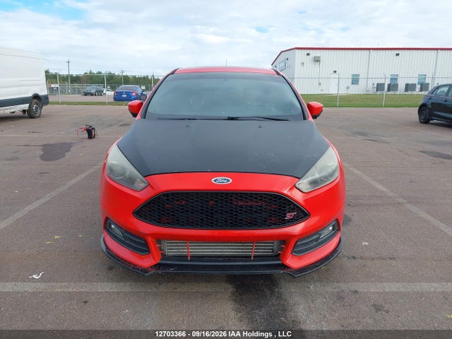 12703366 :رقم المزاد ، 1FADP3L95GL265021 vin ، 2016 Ford Focus St St مزاد بيع