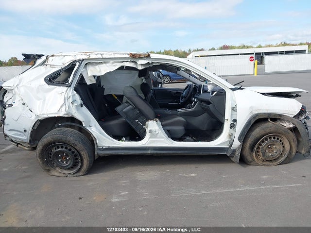 Toyota RAV4 LE 2024 2T3B1RFV2RC446187 Image 13