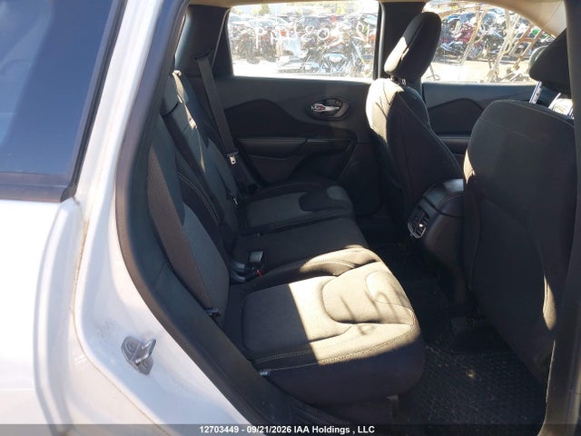 1C4PJMAS5GW365171 Jeep Cherokee Sport