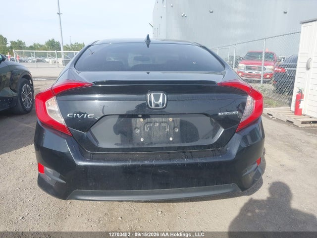 Honda Civic Touring 2018 2HGFC1F9XJH103759 Image 17