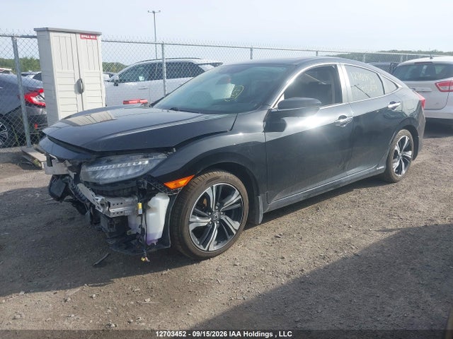 Honda Civic Touring 2018 2HGFC1F9XJH103759 Image 2
