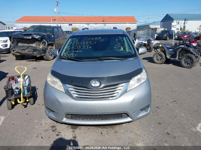 Aukcja sprzedaży 2016 Toyota Sienna Le, vin: 5TDKK3DC6GS698937, numer aukcji: 12703551