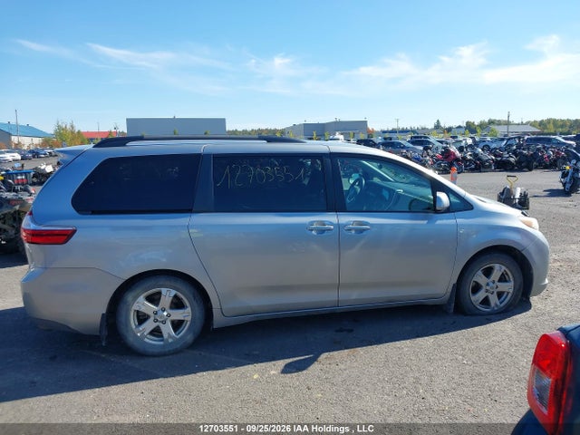 Aukcja sprzedaży 2016 Toyota Sienna Le, vin: 5TDKK3DC6GS698937, numer aukcji: 12703551