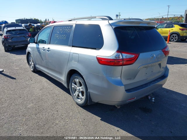 Aukcja sprzedaży 2016 Toyota Sienna Le, vin: 5TDKK3DC6GS698937, numer aukcji: 12703551