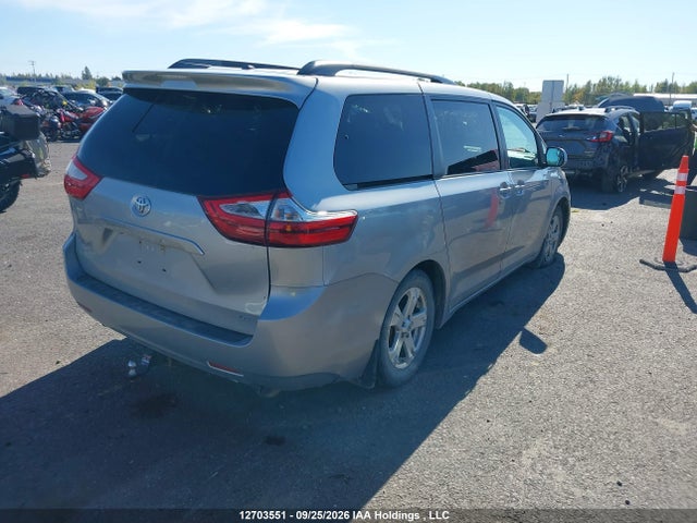 Aukcja sprzedaży 2016 Toyota Sienna Le, vin: 5TDKK3DC6GS698937, numer aukcji: 12703551