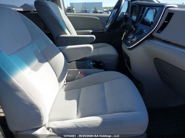 Aukcja sprzedaży 2016 Toyota Sienna Le, vin: 5TDKK3DC6GS698937, numer aukcji: 12703551