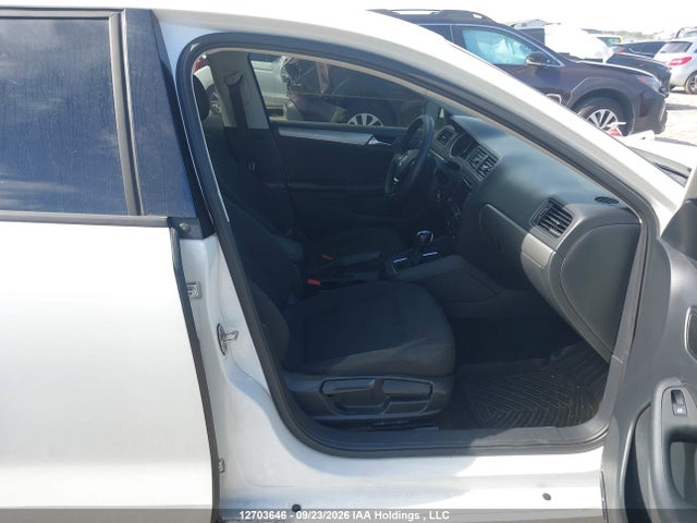 2015 Volkswagen Jetta მანქანა იყიდება აუქციონზე, vin: 3VW2K7AJ5FM217825, აუქციონის ნომერი: 12703646
