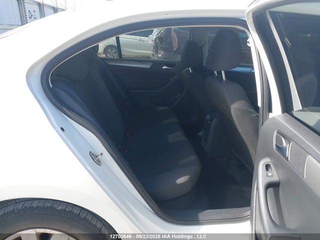 2015 Volkswagen Jetta მანქანა იყიდება აუქციონზე, vin: 3VW2K7AJ5FM217825, აუქციონის ნომერი: 12703646