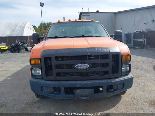 12703858 :رقم المزاد ، 1FDWF3E55AEA64937 vin ، 2010 Ford F350 Super Duty مزاد بيع