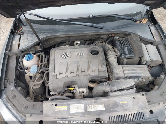 Volkswagen PASSAT SEL 2014 1VWCN7A34EC115767 Image 10