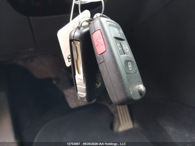 Volkswagen PASSAT SEL 2014 1VWCN7A34EC115767 Image 11