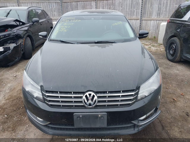 Volkswagen PASSAT SEL 2014 1VWCN7A34EC115767 Image 12