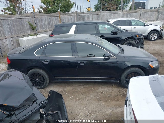 Volkswagen PASSAT SEL 2014 1VWCN7A34EC115767 Image 13