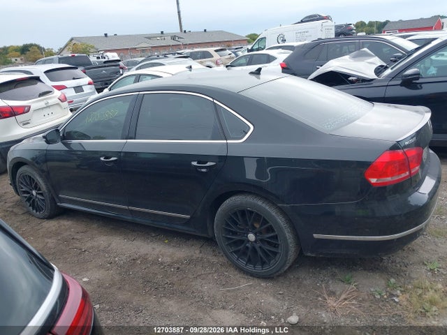 Volkswagen PASSAT SEL 2014 1VWCN7A34EC115767 Image 14