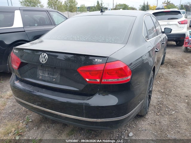 Volkswagen PASSAT SEL 2014 1VWCN7A34EC115767 Image 4