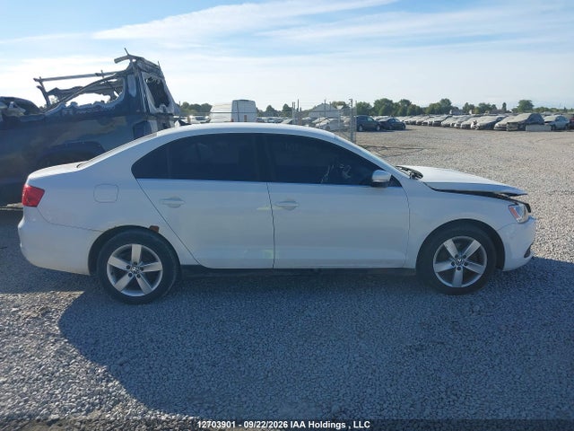 2011 Volkswagen Jetta 2.5l Comfortline/2.5l Sportline მანქანა იყიდება აუქციონზე, vin: 3VWDX7AJXBM017057, აუქციონის ნომერი: 12703901