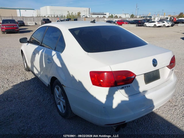 2011 Volkswagen Jetta 2.5l Comfortline/2.5l Sportline მანქანა იყიდება აუქციონზე, vin: 3VWDX7AJXBM017057, აუქციონის ნომერი: 12703901