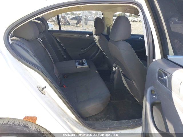 2011 Volkswagen Jetta 2.5l Comfortline/2.5l Sportline მანქანა იყიდება აუქციონზე, vin: 3VWDX7AJXBM017057, აუქციონის ნომერი: 12703901