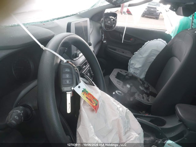 12703911 :رقم المزاد ، KM8K1CAB5NU828452 vin ، 2022 Hyundai Kona Se مزاد بيع