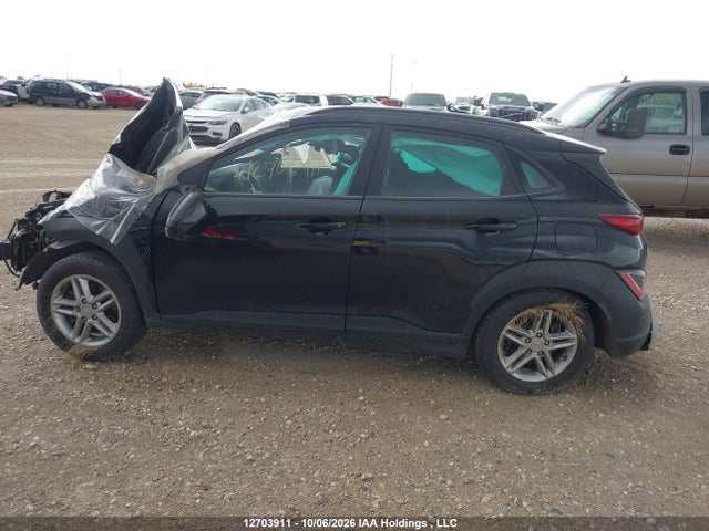 12703911 :رقم المزاد ، KM8K1CAB5NU828452 vin ، 2022 Hyundai Kona Se مزاد بيع