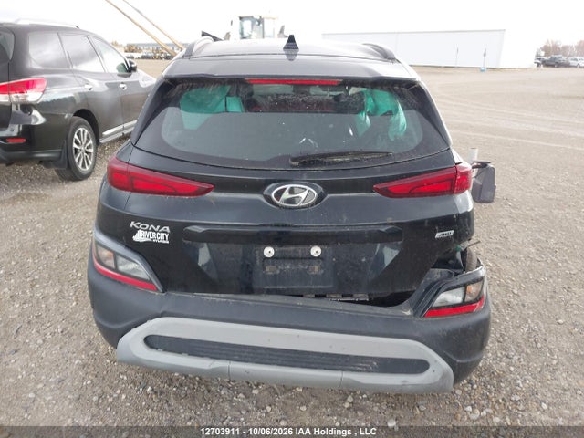 12703911 :رقم المزاد ، KM8K1CAB5NU828452 vin ، 2022 Hyundai Kona Se مزاد بيع