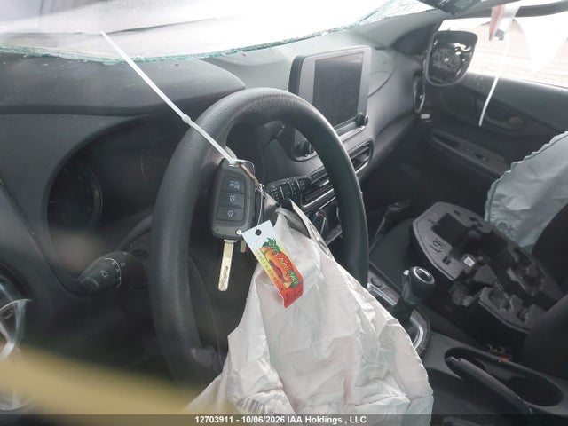12703911 :رقم المزاد ، KM8K1CAB5NU828452 vin ، 2022 Hyundai Kona Se مزاد بيع