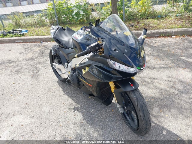 Aprilia Rsv4 1100 Factory 2022 ZD4KYUB0XNS000447 main image
