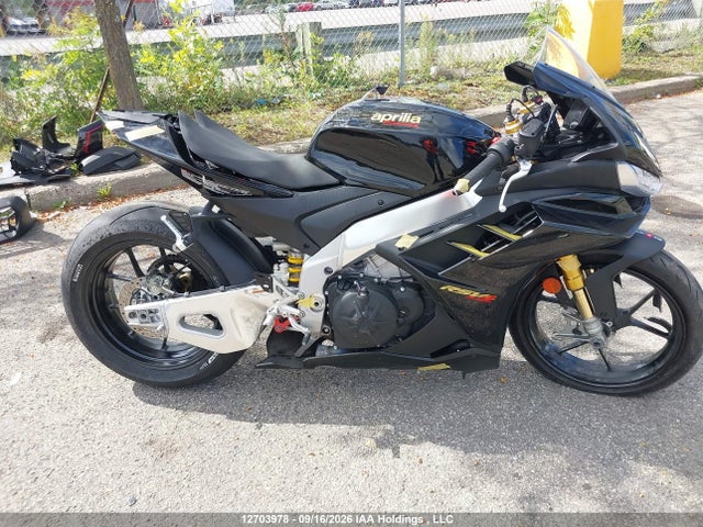 Продажа на аукционе авто 2022 Aprilia Rsv4 1100 Factory, vin: ZD4KYUB0XNS000447, номер лота: 12703978