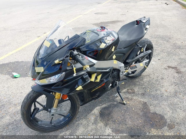 Продажа на аукционе авто 2022 Aprilia Rsv4 1100 Factory, vin: ZD4KYUB0XNS000447, номер лота: 12703978