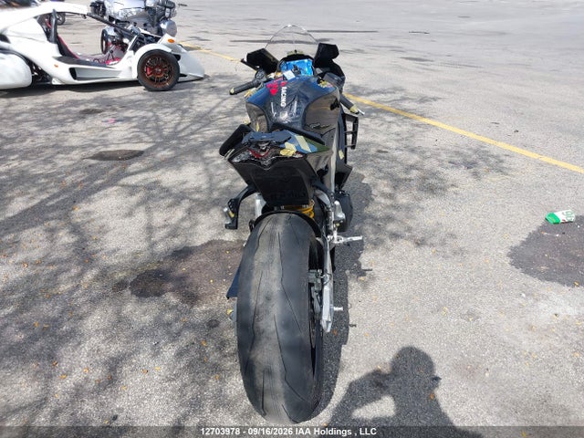 Продажа на аукционе авто 2022 Aprilia Rsv4 1100 Factory, vin: ZD4KYUB0XNS000447, номер лота: 12703978