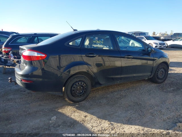 12704040 :رقم المزاد ، 3FADP4BJ0FM212239 vin ، 2015 Ford Fiesta Se مزاد بيع