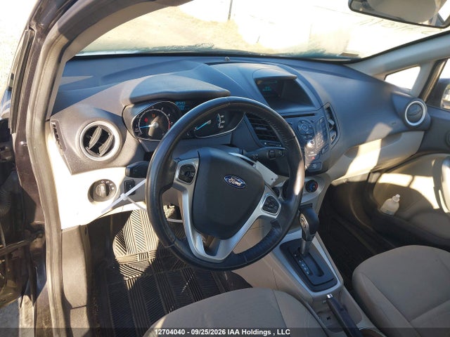 12704040 :رقم المزاد ، 3FADP4BJ0FM212239 vin ، 2015 Ford Fiesta Se مزاد بيع