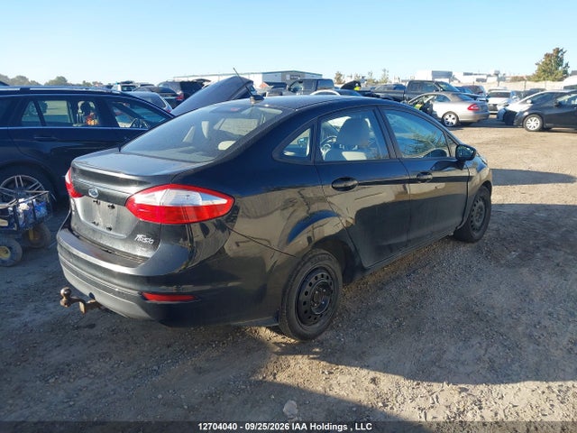 12704040 :رقم المزاد ، 3FADP4BJ0FM212239 vin ، 2015 Ford Fiesta Se مزاد بيع