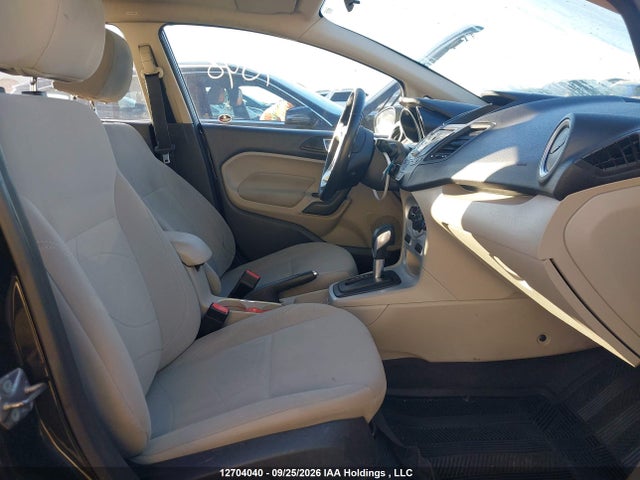 12704040 :رقم المزاد ، 3FADP4BJ0FM212239 vin ، 2015 Ford Fiesta Se مزاد بيع