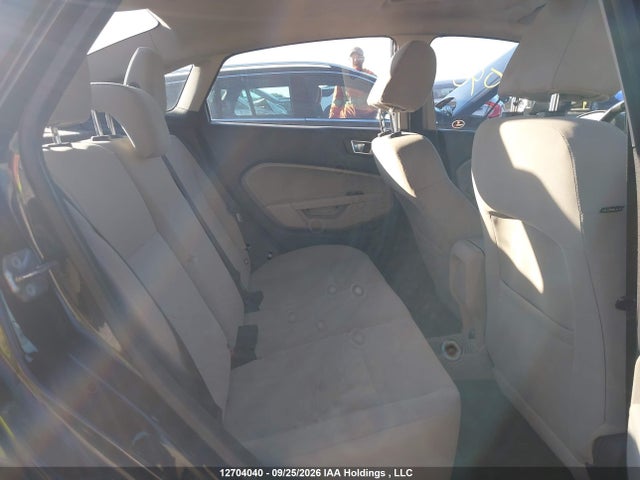 12704040 :رقم المزاد ، 3FADP4BJ0FM212239 vin ، 2015 Ford Fiesta Se مزاد بيع