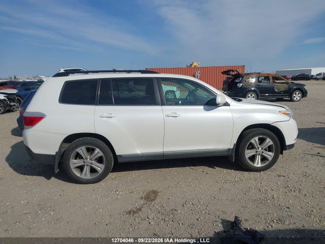Aukcja sprzedaży 2013 Toyota Highlander V6, vin: 5TDBK3EH6DS235623, numer aukcji: 12704046